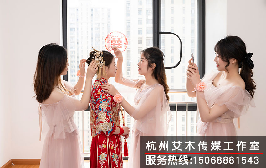 新娘以及伴娘團體拍照